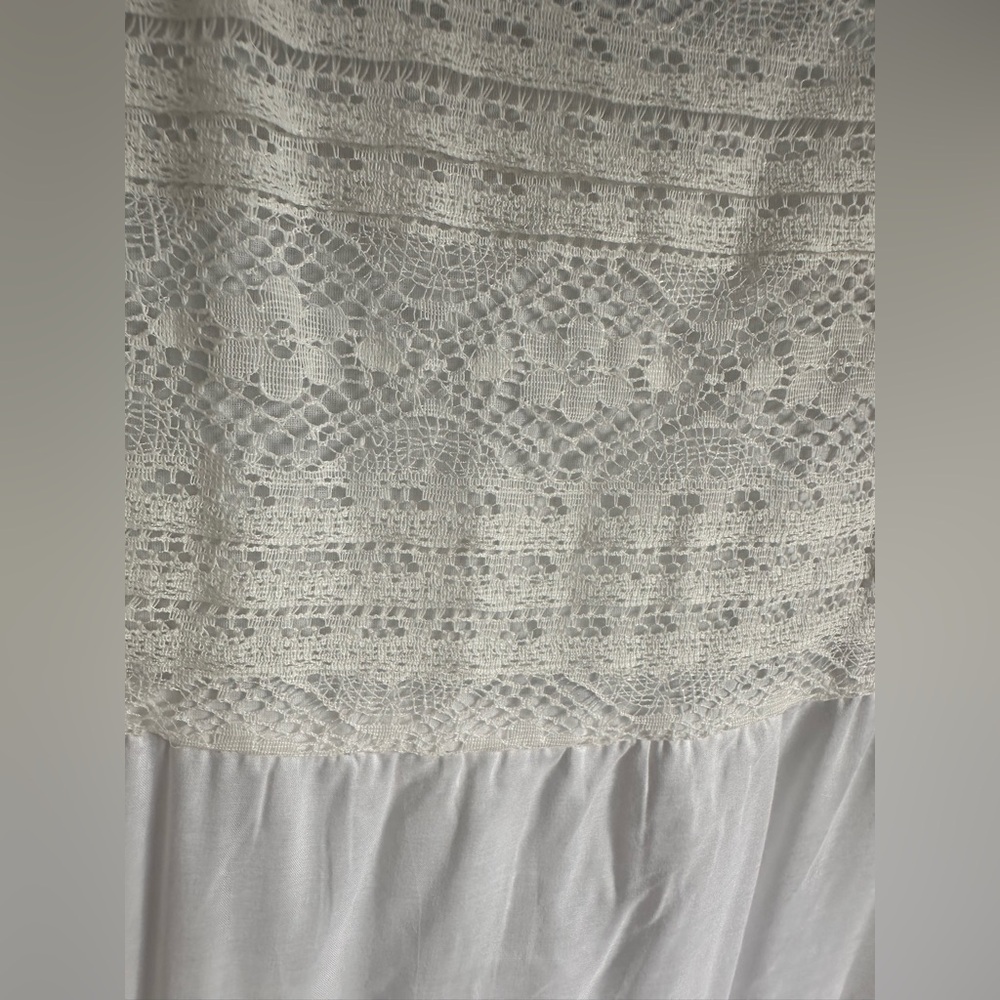 NWOT. size M. For The Republic. White Lace Tiered Boho Maxi Dress - Picture 9 of 11